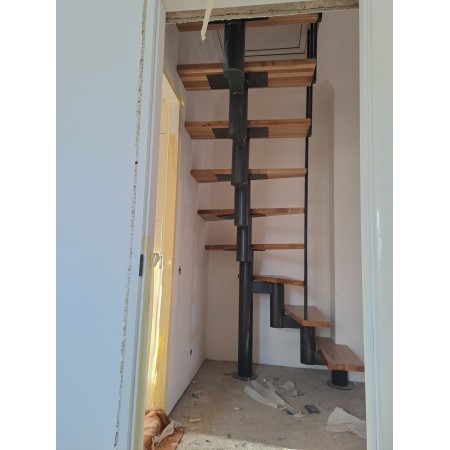 Межэтажная  лестница  